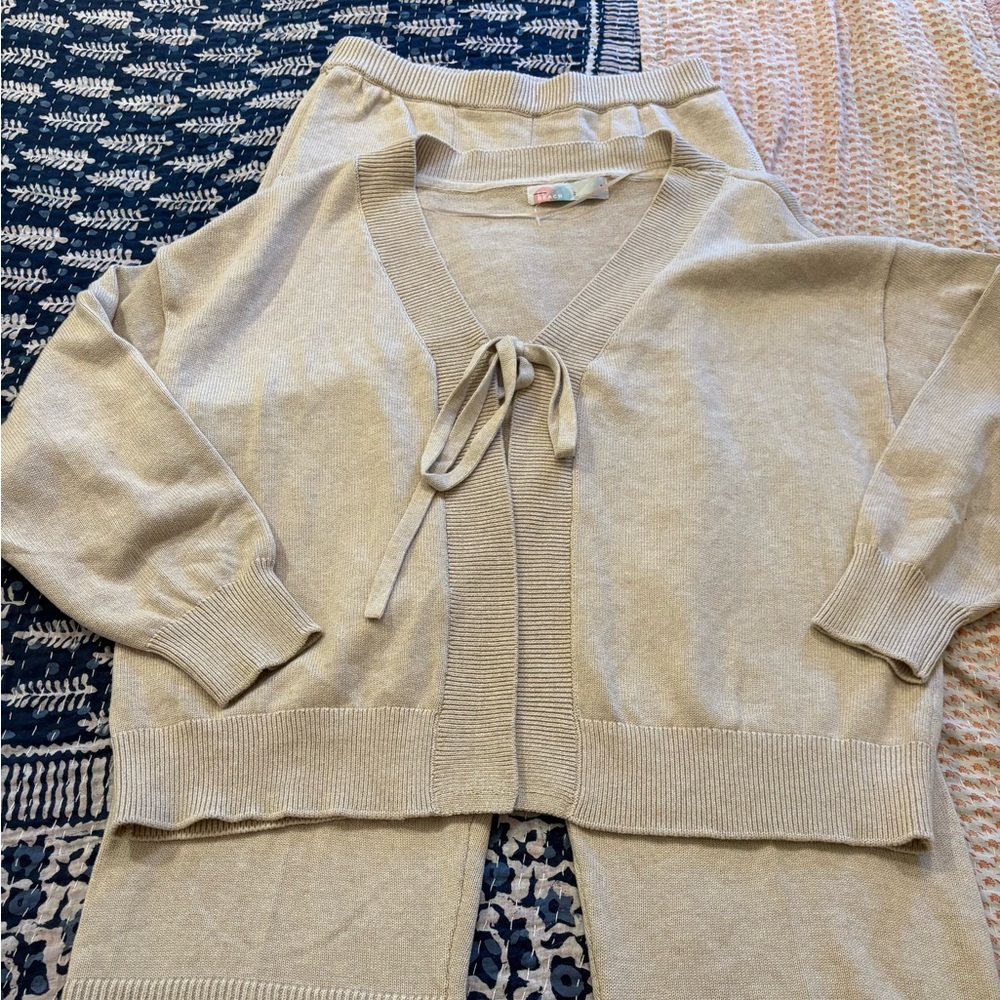 NWOT Free People Beach Solar Set   Sweater cardigan and Sweater Pants
